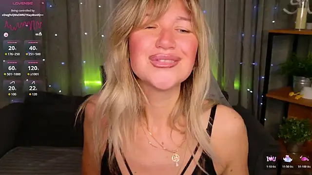 MilaBott online show from April 5, 7:44 pm