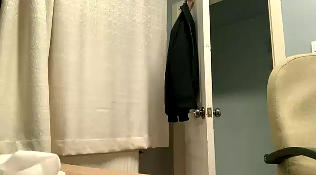 Snapshot of themany29 chatting on February 5, 12:27 pm themany29 online show from February 5, 12:27 pm