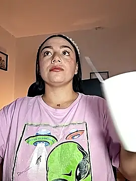 Snapshot of helena_smith chatting on November 7, 2:33 am helena smith online show from November 7, 2:33 am