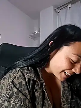 Snapshot of helena_smith chatting on December 15, 2:27 am helena smith online show from December 15, 2:27 am