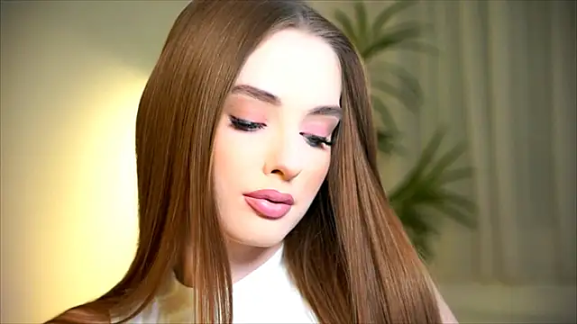 petitegonwiild online show from October 8, 10:40 pm