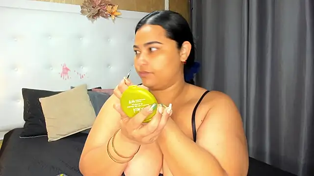 Snapshot of Clarigil chatting on January 20, 12:49 pm Clarigil online show from January 20, 12:49 pm