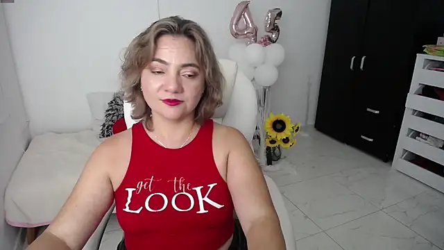 Chiraz hasnaa online show from January 27, 2:10 am