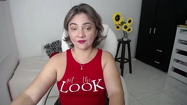 Chiraz hasnaa online show from March 14, 10:16 pm