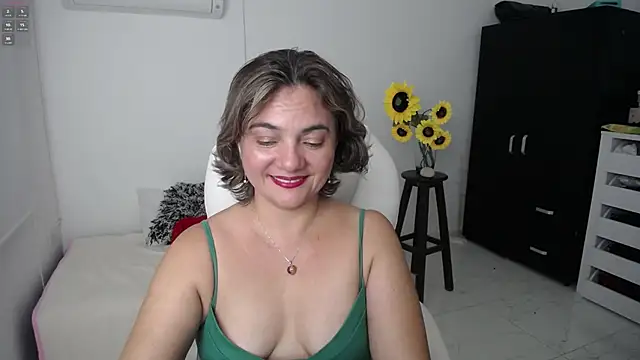 Chiraz hasnaa online show from March 16, 12:56 am