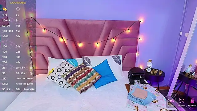 Beautifulskinny18 online show from February 13, 8:03 pm