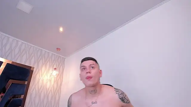 Snapshot of Yeiko_Romero_ chatting on February 21, 5:20 pm Yeiko Romero online show from February 21, 5:20 pm