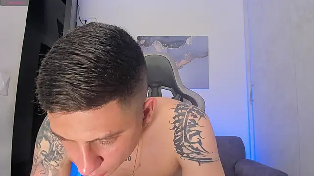 Snapshot of Yeiko_Romero_ chatting on November 10, 5:34 pm Yeiko Romero online show from November 10, 5:34 pm