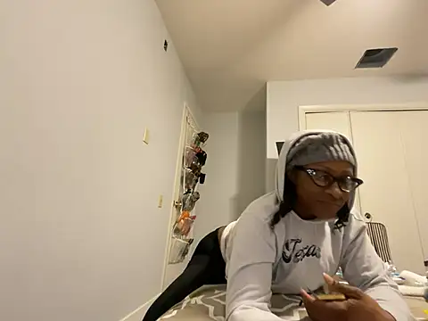 wynterheat online show from January 16, 2:08 pm