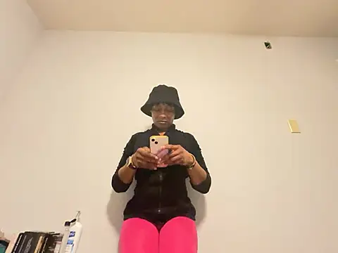 wynterheat online show from February 9, 8:22 am