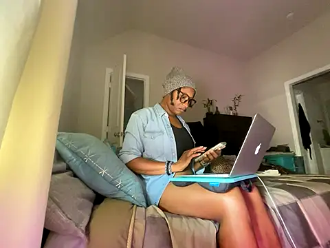 wynterheat online show from September 10, 8:53 pm