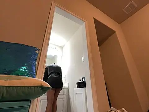 wynterheat online show from October 16, 7:53 am