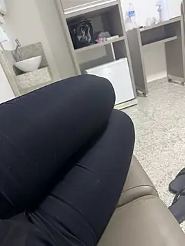 Snapshot of Palomasoouzaaak chatting on February 8, 11:19 pm Palomasoouzaaak online show from February 8, 11:19 pm