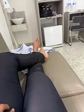 Snapshot of Palomasoouzaaak chatting on February 9, 3:27 pm Palomasoouzaaak online show from February 9, 3:27 pm