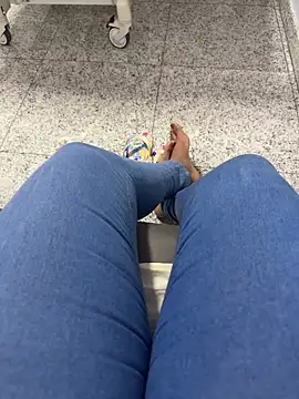 Snapshot of Palomasoouzaaak chatting on February 26, 2:27 pm Palomasoouzaaak online show from February 26, 2:27 pm