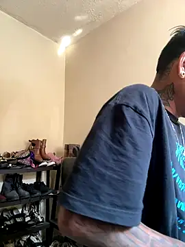 Snapshot of Daniel7131 chatting on October 31, 7:15 pm Daniel7131 online show from October 31, 7:15 pm