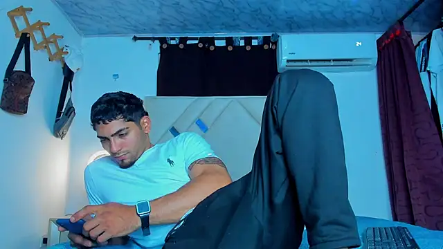 Rich boy01 online show from January 19, 11:21 pm