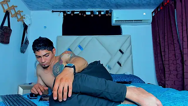 Rich boy01 online show from January 21, 2:43 am