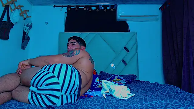 Rich boy01 online show from February 24, 10:37 am