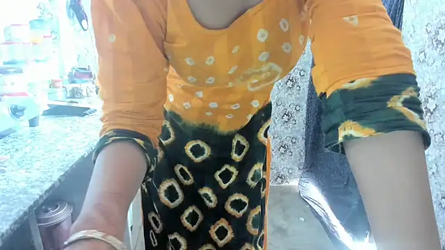 aarjulove online show from March 15, 7:53 am