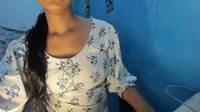 aarjulove online show from March 7, 5:10 pm