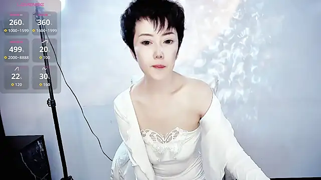 Snapshot of 9ering-Er chatting on October 27, 9:52 pm 9ering-Er online show from October 27, 9:52 pm