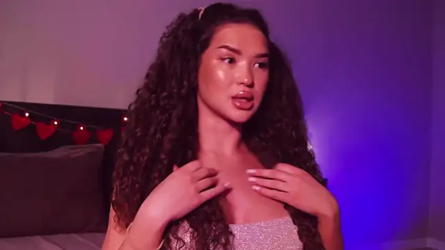 Denise Garciia online show from February 12, 2:10 pm