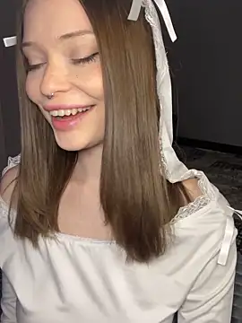 Snapshot of dollfromvenus chatting on December 11, 4:20 pm dollfromvenus online show from December 11, 4:20 pm