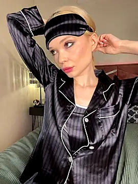 Snapshot of dollfromvenus chatting on September 26, 6:34 pm dollfromvenus online show from September 26, 6:34 pm