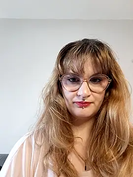 Snapshot of PrincesseMalicia chatting on February 5, 2:00 pm PrincesseMalicia online show from February 5, 2:00 pm