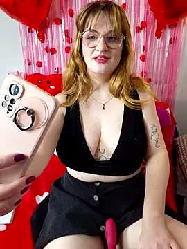 Snapshot of PrincesseMalicia chatting on February 9, 3:49 pm PrincesseMalicia online show from February 9, 3:49 pm