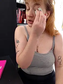 Snapshot of PrincesseMalicia chatting on February 16, 2:24 pm PrincesseMalicia online show from February 16, 2:24 pm