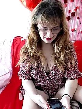 Snapshot of PrincesseMalicia chatting on February 17, 2:35 pm PrincesseMalicia online show from February 17, 2:35 pm