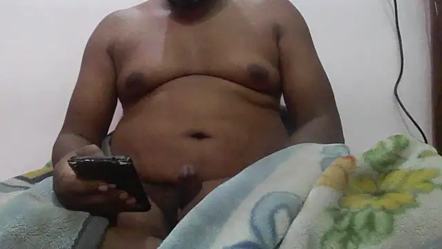 Snapshot of Average_Indian chatting on February 14, 11:10 am Average Indian online show from February 14, 11:10 am