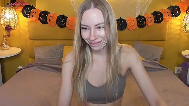 Diana Garrett online show from October 31, 1:28 am