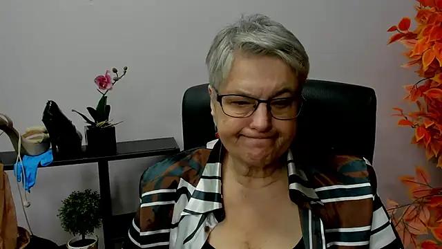 IrisDream online show from December 18, 10:51 am