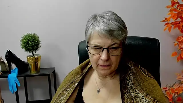 IrisDream online show from March 12, 1:19 pm