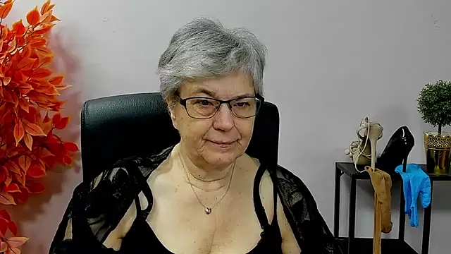 IrisDream online show from November 24, 7:19 am