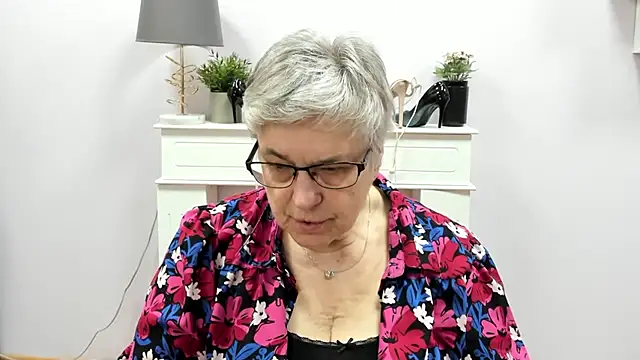 IrisDream online show from March 25, 7:03 am