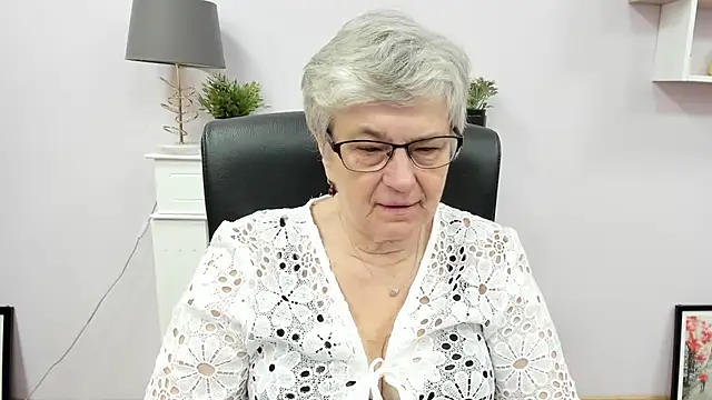 IrisDream online show from July 3, 5:58 am
