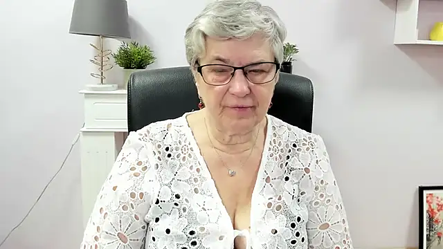 IrisDream online show from July 9, 6:17 am