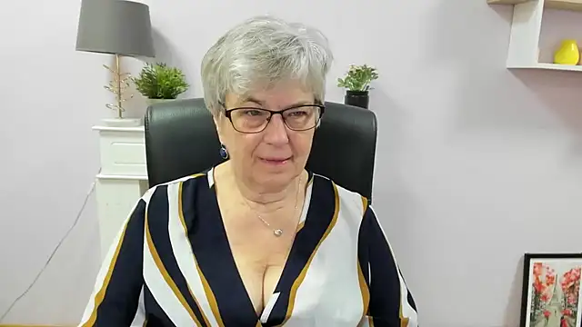 IrisDream online show from July 10, 5:56 am