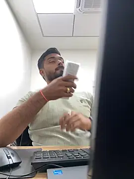 hotboysammy online show from December 3, 10:39 am