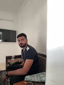 hotboysammy online show from December 6, 4:36 am