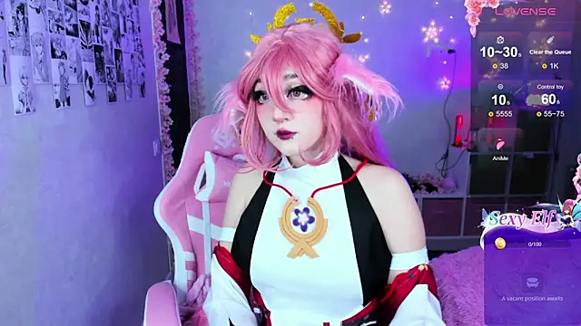 Snapshot of Aki__Ra chatting on February 12, 9:01 pm Aki Ra online show from February 12, 9:01 pm