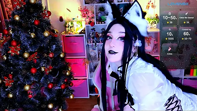 Snapshot of Aki__Ra chatting on December 22, 12:51 am Aki Ra online show from December 22, 12:51 am