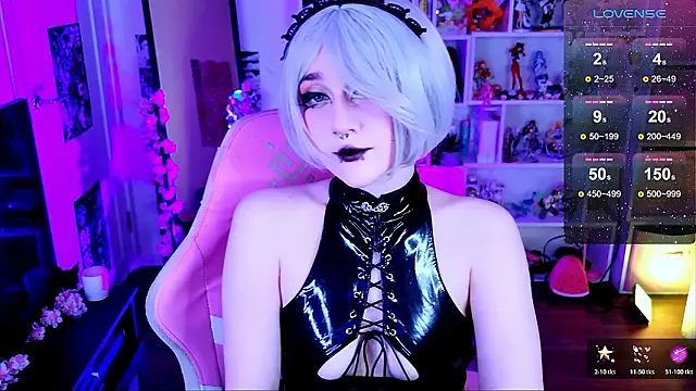 Snapshot of Aki__Ra chatting on February 9, 12:14 am Aki Ra online show from February 9, 12:14 am