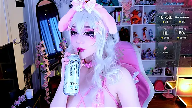 Snapshot of Aki__Ra chatting on February 15, 2:14 pm Aki Ra online show from February 15, 2:14 pm