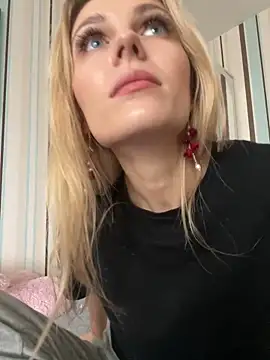 Snapshot of Liya_my chatting on February 21, 8:07 am Liya my online show from February 21, 8:07 am