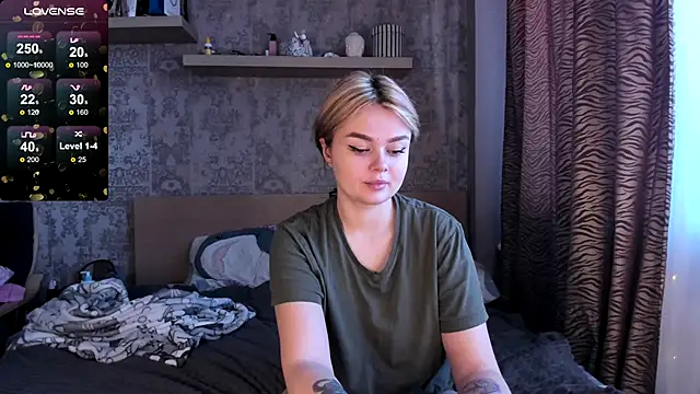 Snapshot of purebeautie13 chatting on January 17, 12:10 pm purebeautie13 online show from January 17, 12:10 pm